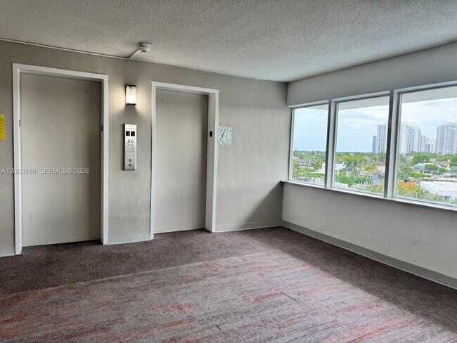 Building Photo - 401 Golden Isles Dr