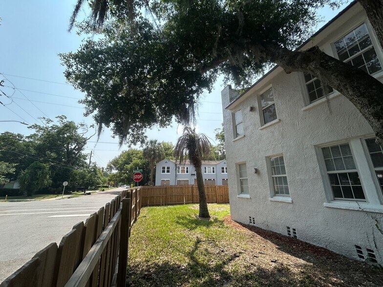 Building Photo - 3524 Boulevard St