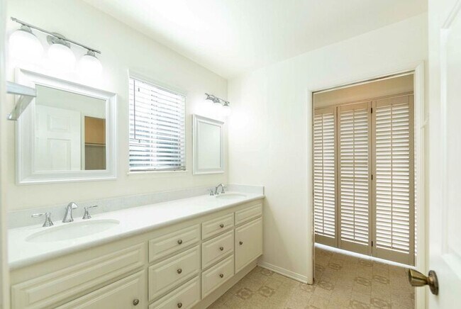 Building Photo - 29961 Camino Del Sol Dr