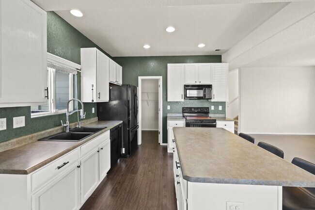 Building Photo - 2217 Inspiration Ln