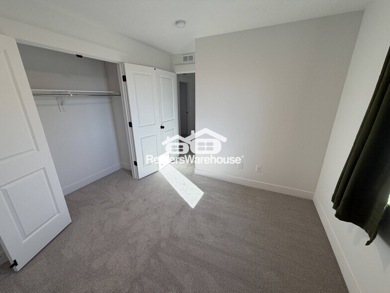 Building Photo - 3767 N Hannah St