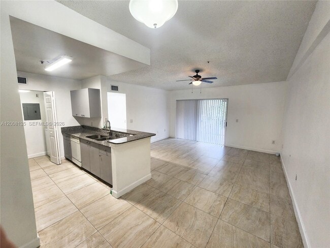 Building Photo - 2451 Centergate Dr
