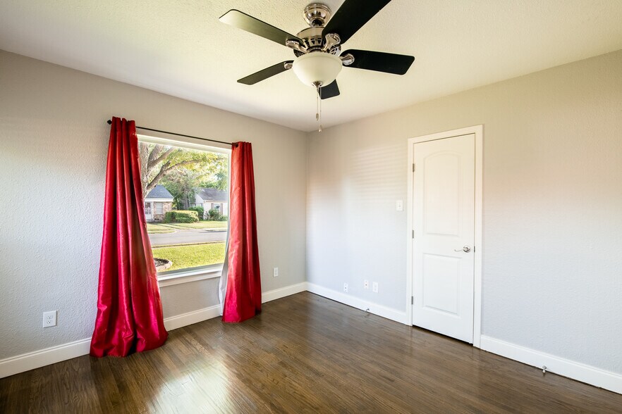 Building Photo - 4731 Wateka Dr