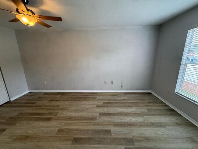 Building Photo - 5506 Metrowest Blvd