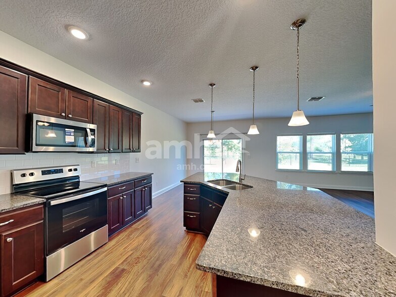 Building Photo - 32 Atlanta Dr