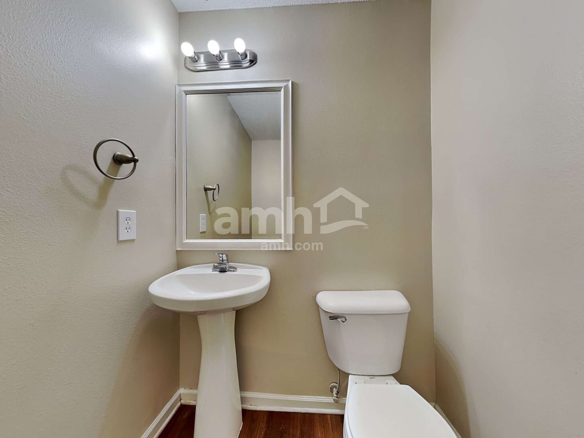 Building Photo - 13 Holly Springs Cir