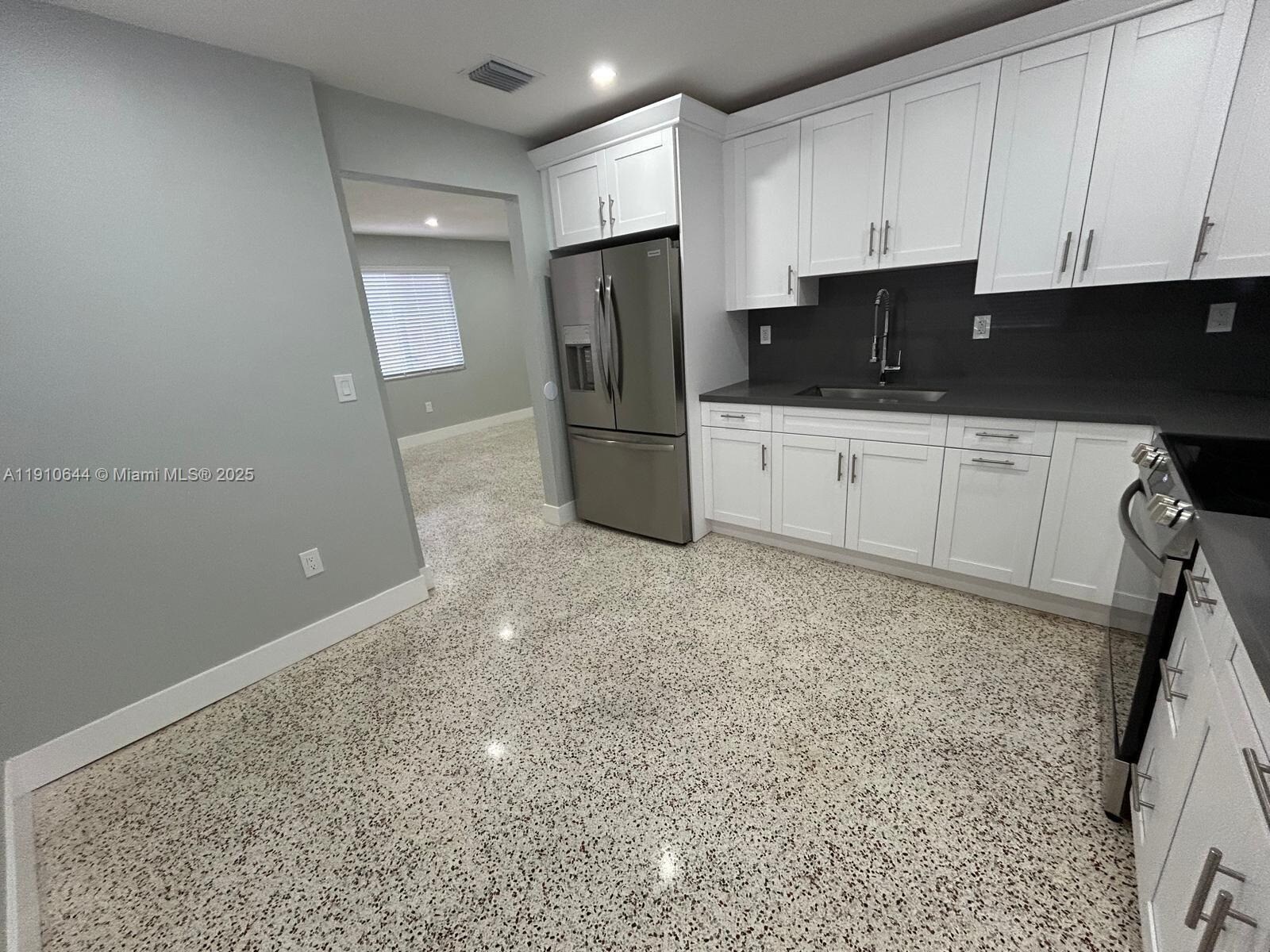 Building Photo - 4242 NW 5th St