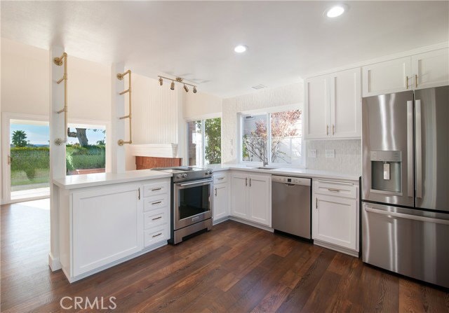 Building Photo - 30 Talmont