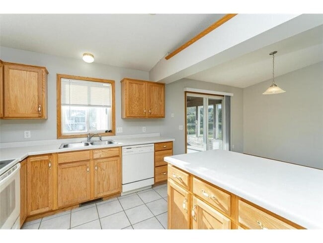 Building Photo - 6372 Bandel Ln NW