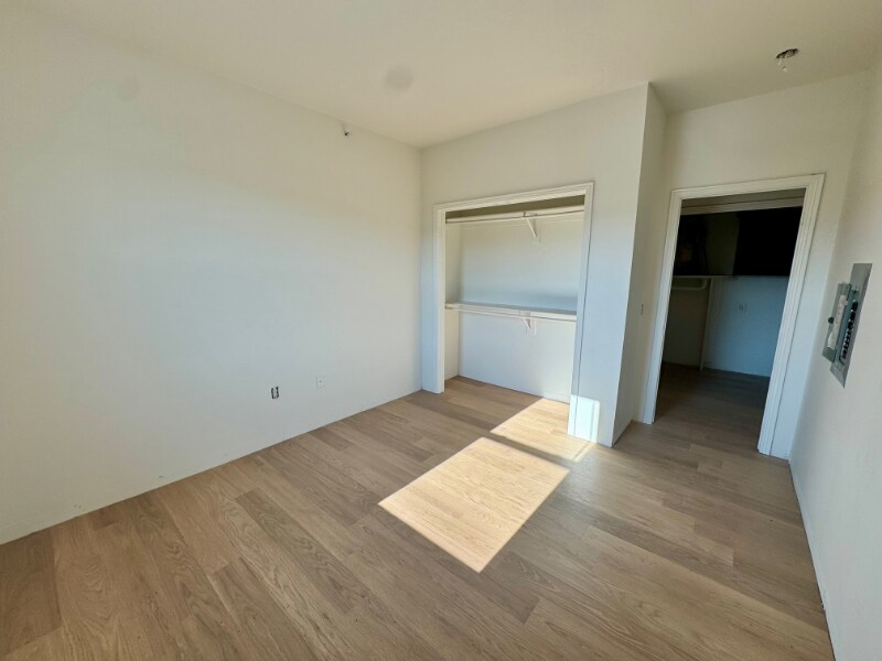 Building Photo - 1115 N Leverett Ave