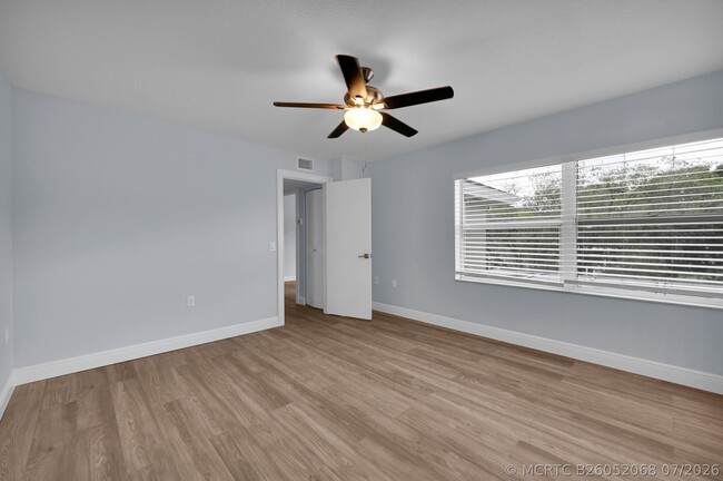 Building Photo - 3513 SW Sunset Trace Cir