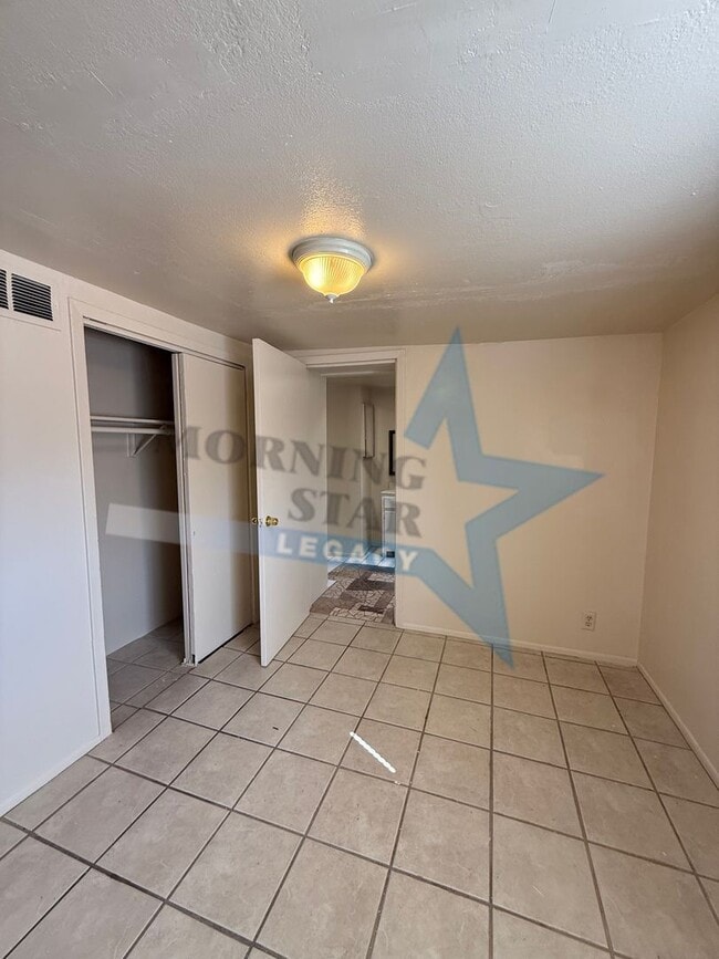 Building Photo - 316 Augustine Ave