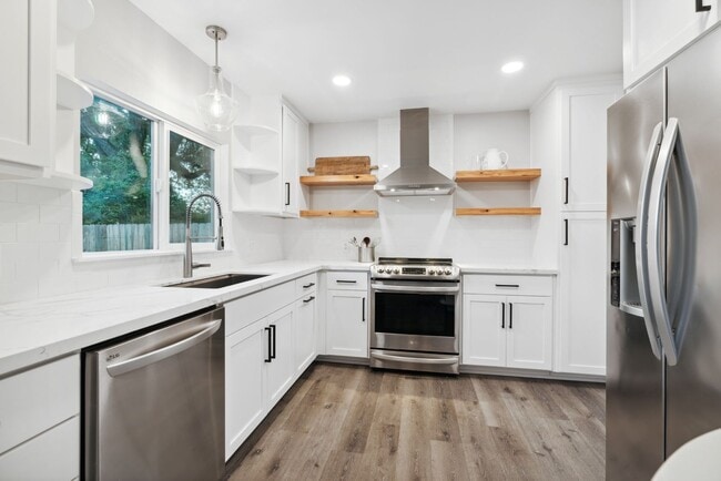 Building Photo - Classicly Charming Remodeled Garden Tract ...