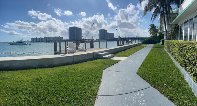 Building Photo - 1990 Bay Dr