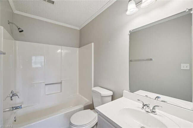 Building Photo - 3221 Pipers Way