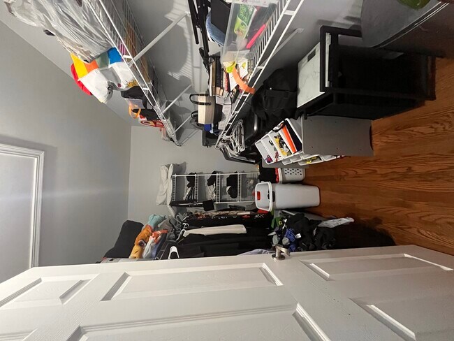 Building Photo - 610 Lakeridge Ct