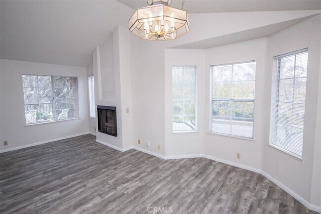 Building Photo - 29 Blue Oak