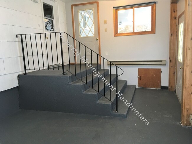 Building Photo - 3 Bedroom 2 Bath Pet Friendly House for Rent