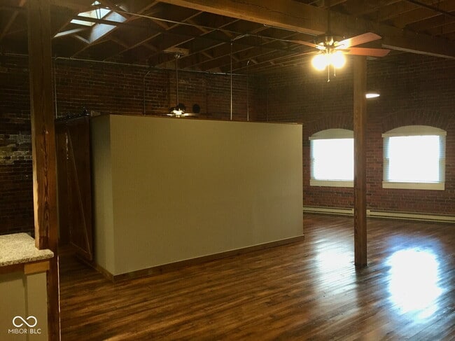 Building Photo - 501 Madison