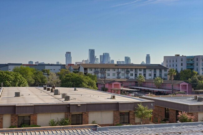 Building Photo - 1702 S Lamar Blvd