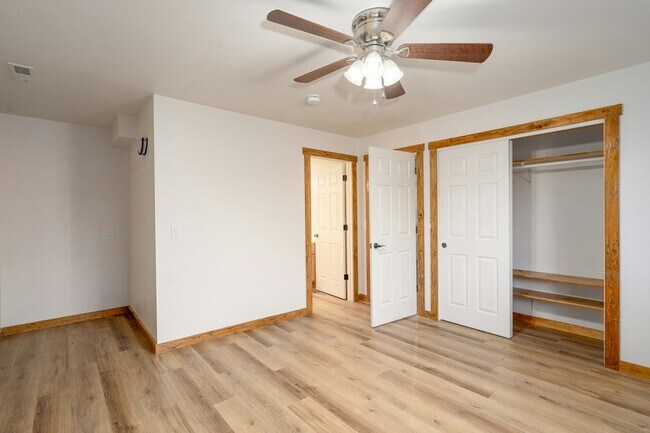 Building Photo - 9705 N Ptarmigan Dr