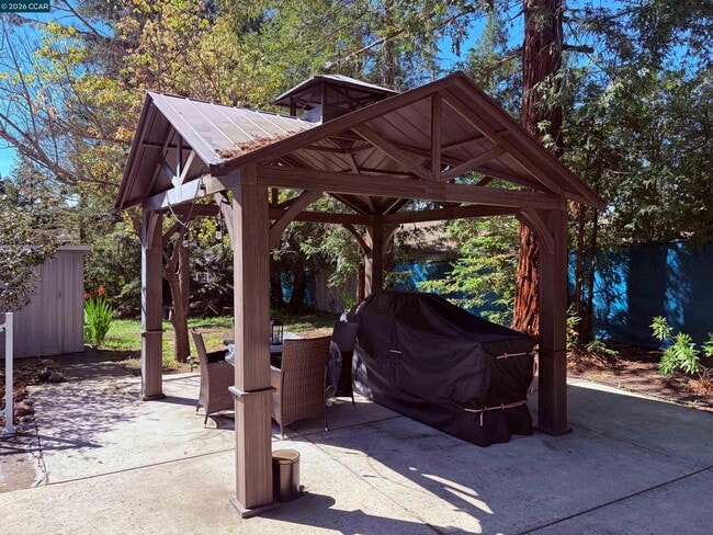 Building Photo - 143 Pulido Rd