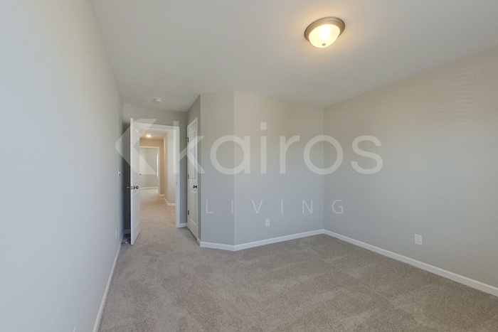 Building Photo - 908 Silent Barge Cv