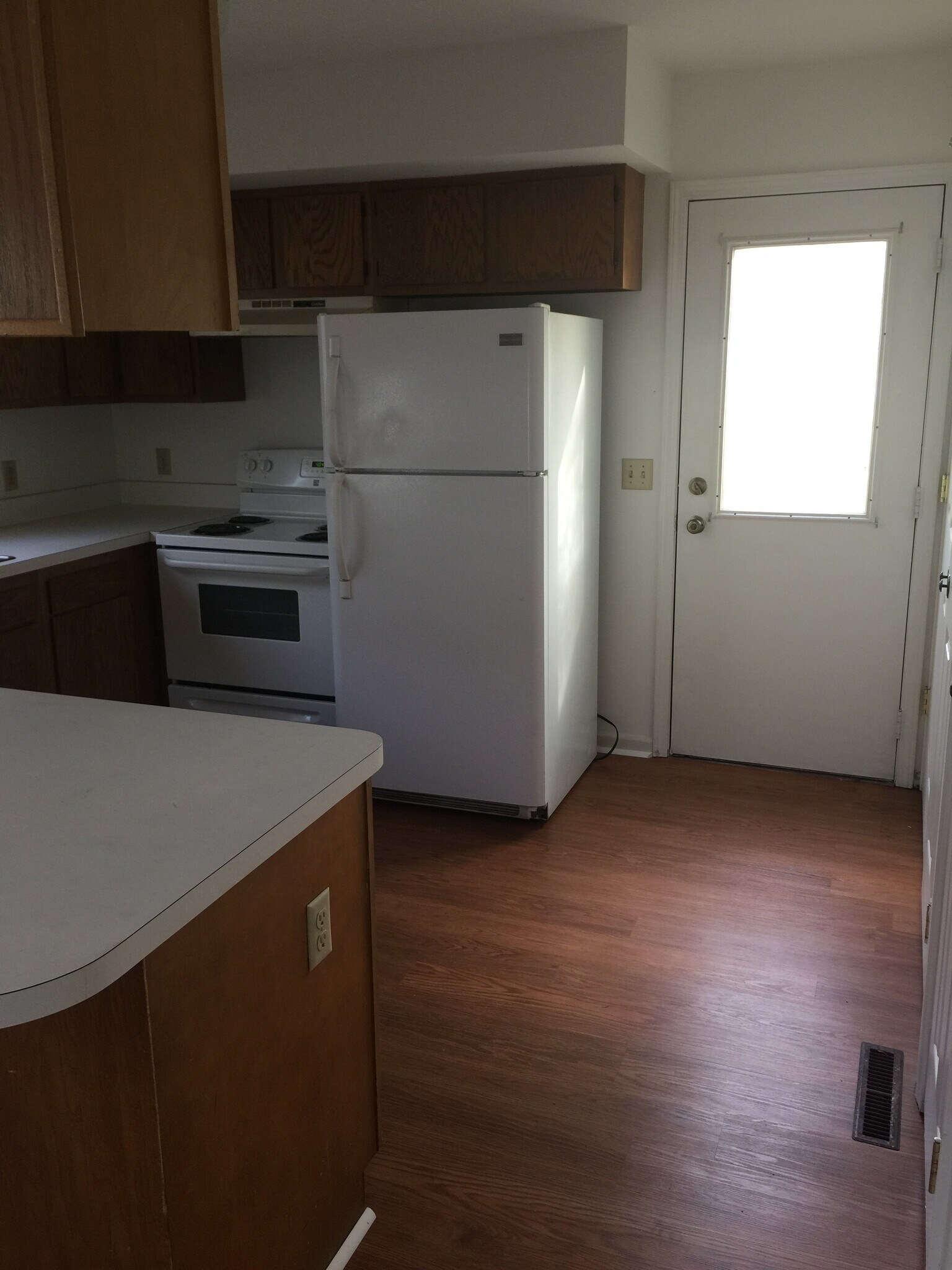 Building Photo - 5945 Red Oak Dr