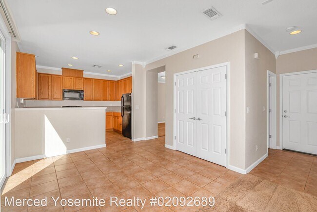Building Photo - 4 br, 3 bath House - 490 Barclay Way