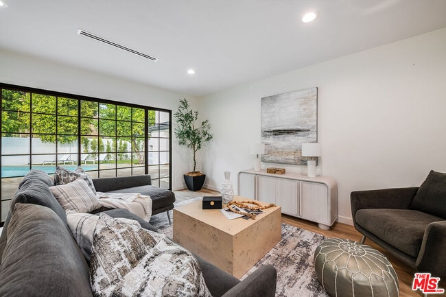 Building Photo - 16517 Hartsook St