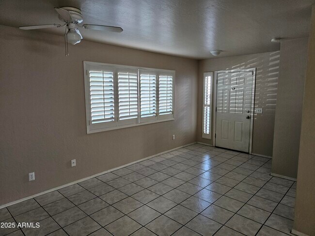 Building Photo - 2571 W Marconi Ave