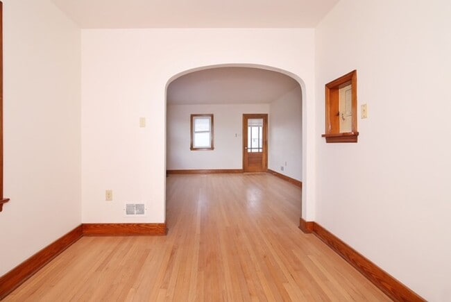 Building Photo - Fredericksburg 3 bedroom w 2 car garage