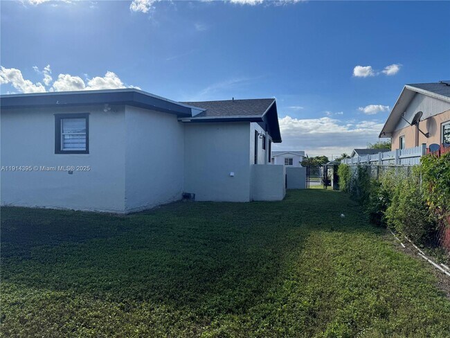 Building Photo - 22105 SW 113th Pl