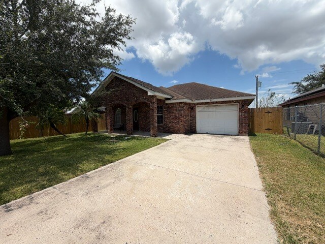 Building Photo - 307 W Reid Dr
