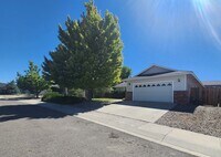 Building Photo - Home For Rent in Sunridge