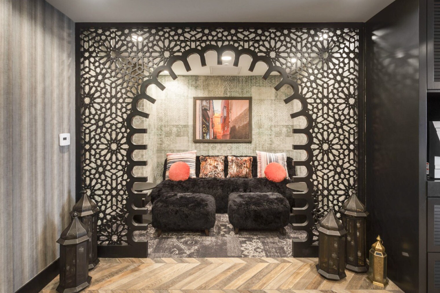 Building Photo - 5710 Crescent Prk E