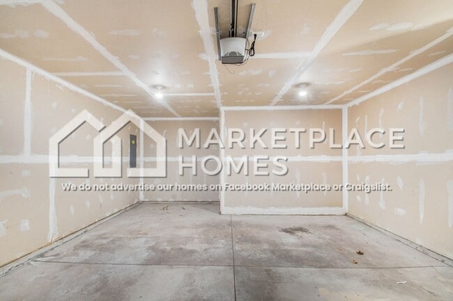 Building Photo - 4722 Torrington Dr SE