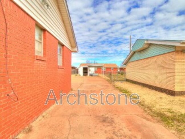 Building Photo - 2945 SW 54th St