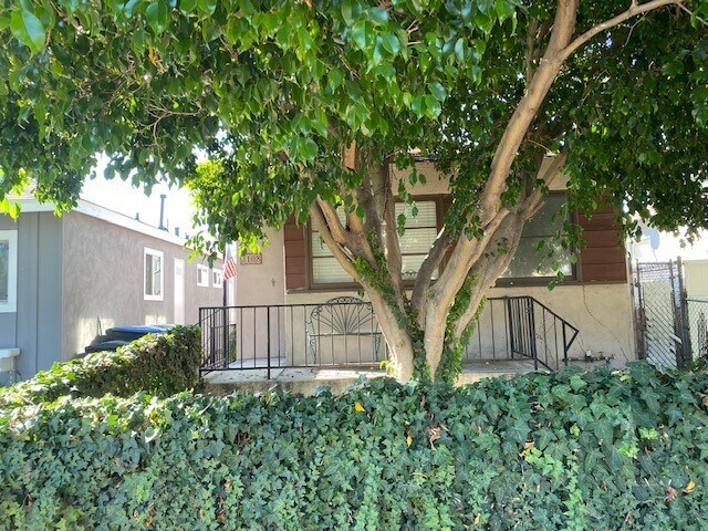 Building Photo - 3108 W Victory Blvd