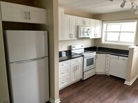 Building Photo - 1307 College Ave