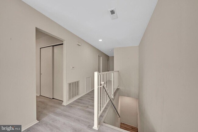 Building Photo - 306B Mulberry Cove