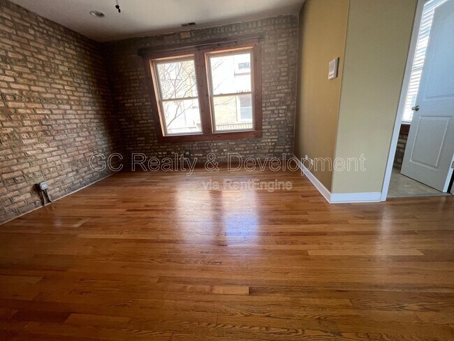 Building Photo - 1671 W Farwell Ave