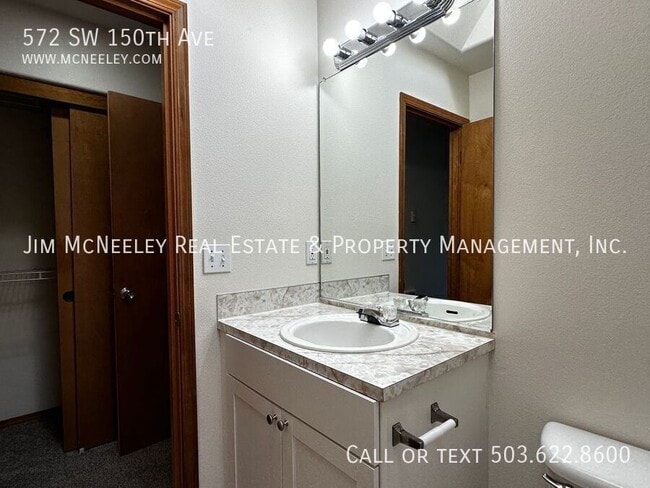 Building Photo - 572 SW 150th Ave