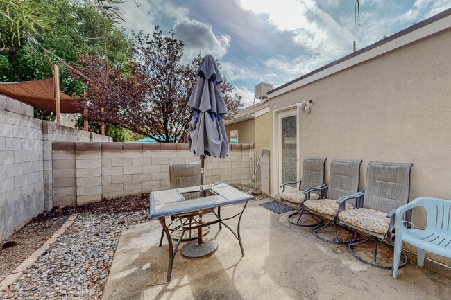 Building Photo - 10728 Hatch Dr NW