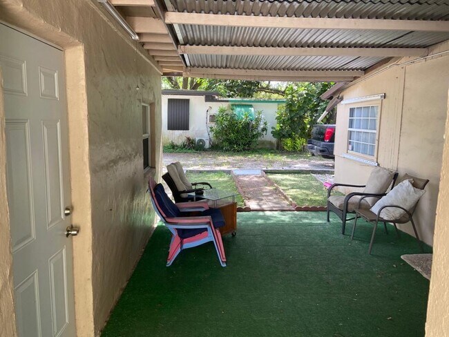 Primary Photo - 4100 N 32nd Ct