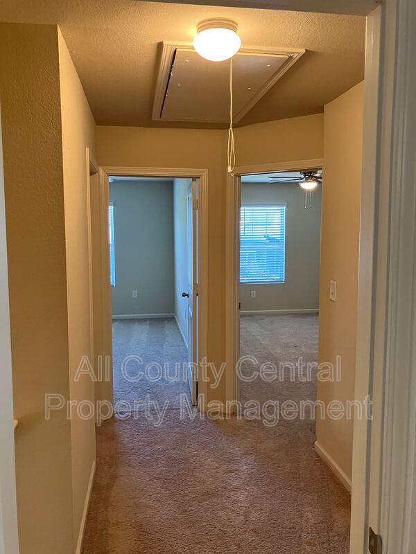 Building Photo - 230 Smith Glen Dr