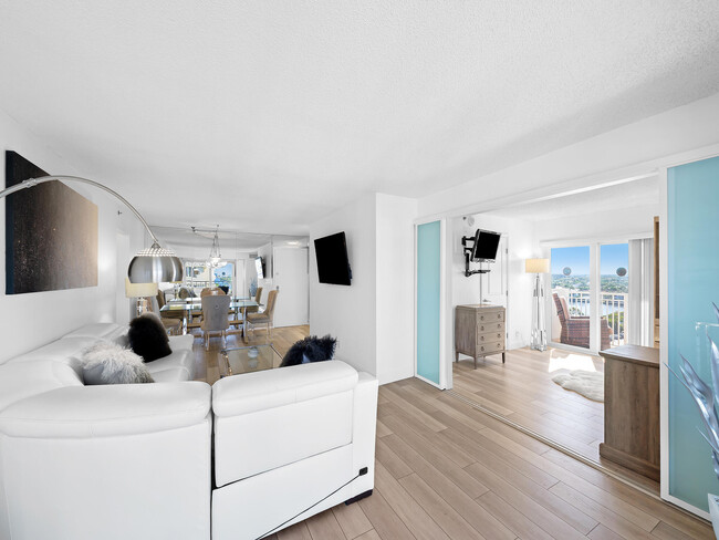 Primary Photo - 3301 S Ocean Blvd