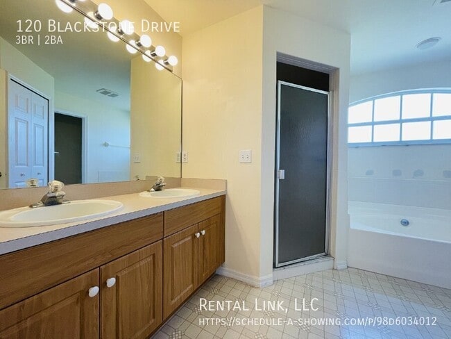 Building Photo - 120 Blackstone Dr