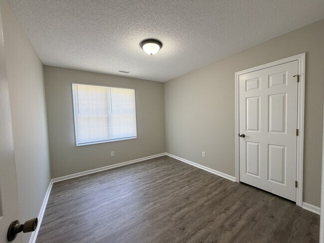 Building Photo - 3209 Deer Path Cir