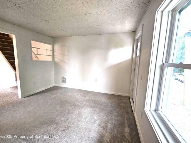 Building Photo - 2103 Hollister Ave